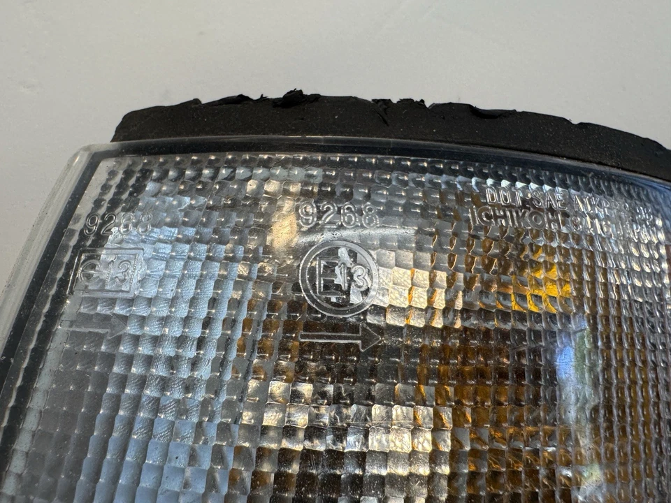 Conjunto de luces de señal de giro de esquina Isuzu Trooper 1998-2002 controladores LH OEM Foto 3 de 4