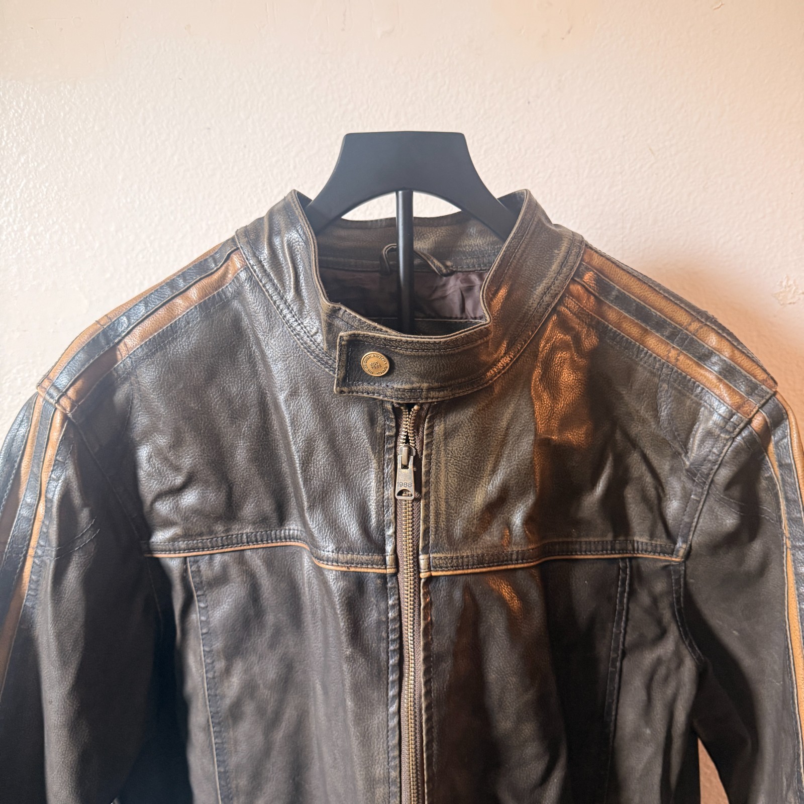 Arizona Jean Company Men's Large Brown Leather Biker Jacket Striped Accents