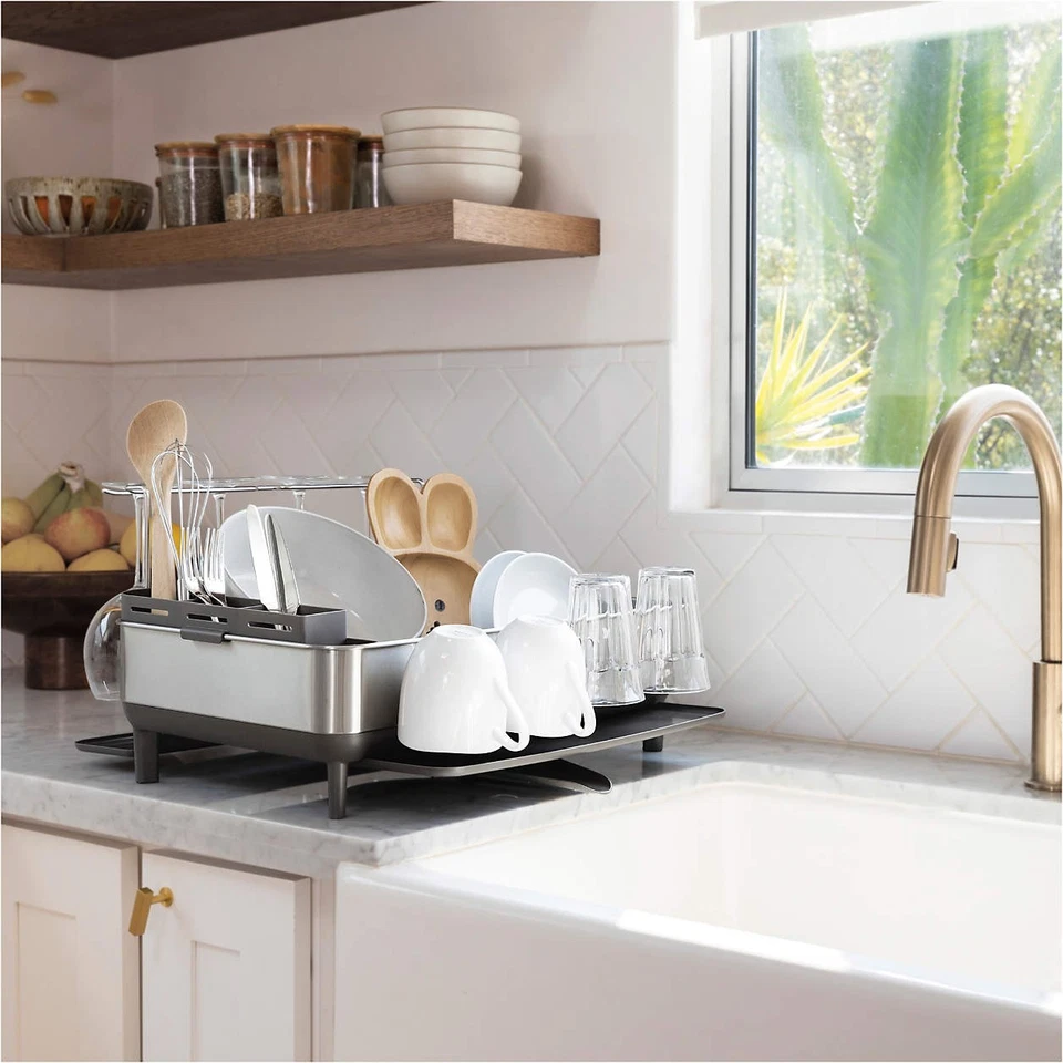 Estante de secado de platos de cocina Simplehuman, acero inoxidable cepillado Foto 2 de 4