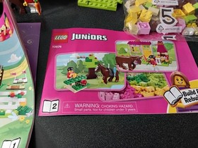 LEGO Juniors 10674 Pony Farm set