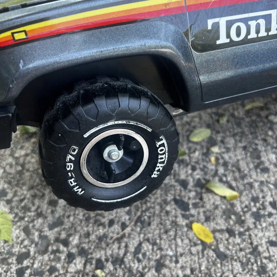 1979 Tonka 4x4 picape caminhão de brinquedo aço prensado preto e amarelo MR-970 - Imagem 4 de 4