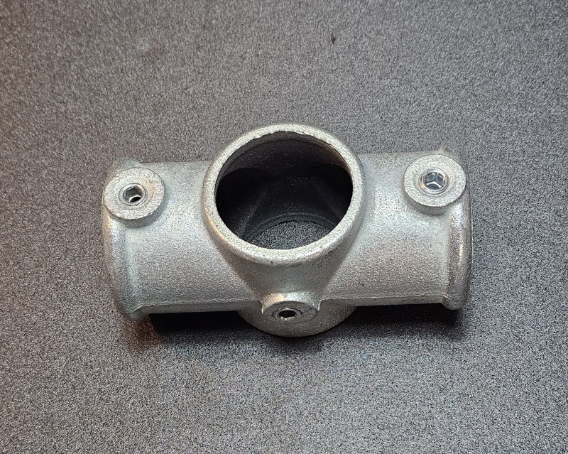 2" Size Two Socket Cross Galvanized Structural Pipe Rail Galvanized Structural