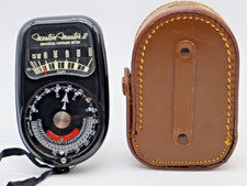 VTG WESTON MASTER II UNIVERSAL EXPOSURE LIGHT METER MODEL 735 W/ LEATHER CASE