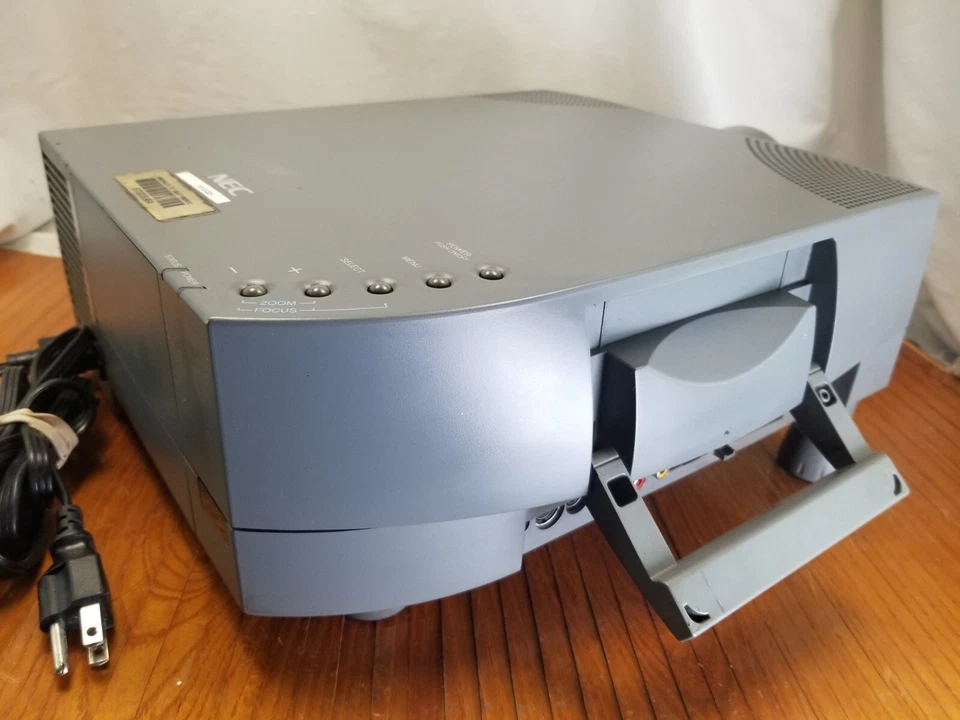 NEC MultiSync MT600 VGA Conference Room Projector - Image 3 of 4