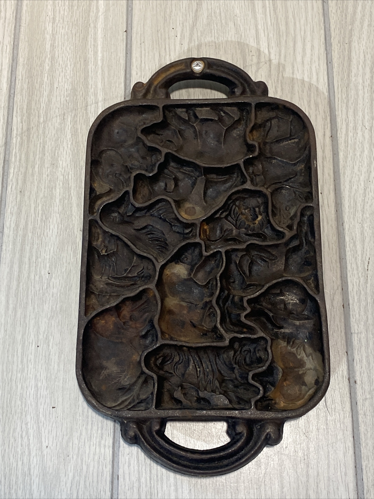 William John Wright Animal Puzzle Shortbread Cookie Mold Pan, Cast Iron