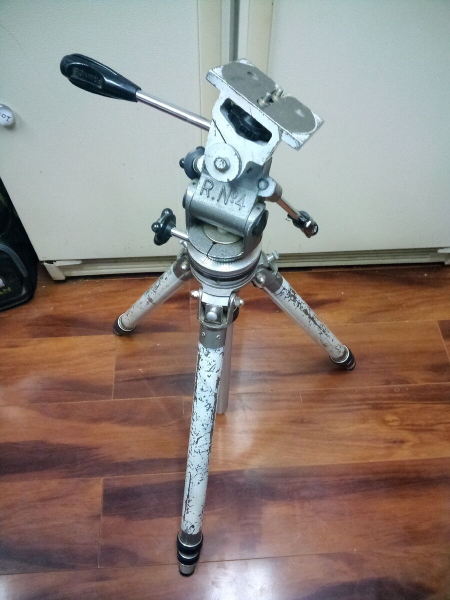 Gitzo Cremaillere 3 Tripod With R No 4 Head Trigger Geared Gitzo Cremaillere 3 Tripod With R No 4 Head Trigger Geared