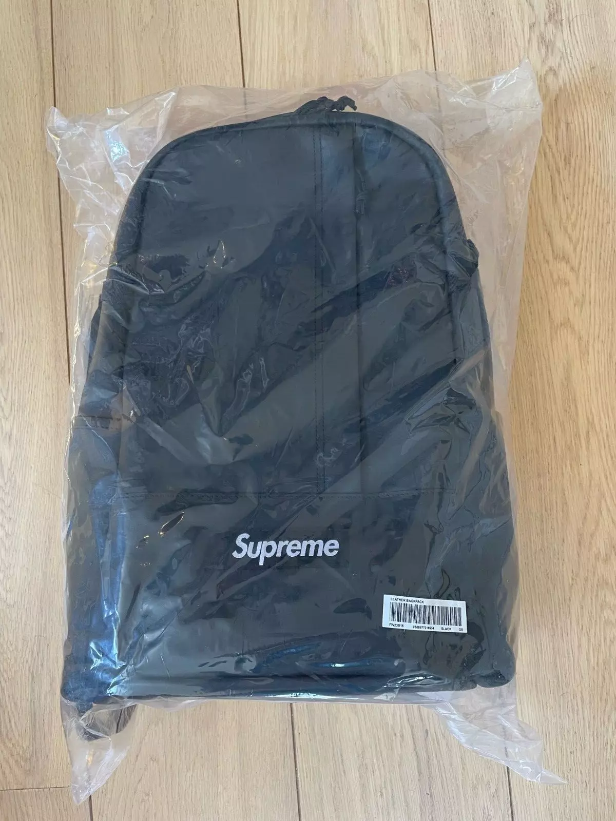 Supreme FW23 sac à dos cuir noir NYC skate