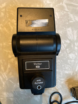 VIVITAR 283 AUTO-THYRISTOR FLASH + HVC-1 BATTERY PACK CONNECTING CORD AND MORE
