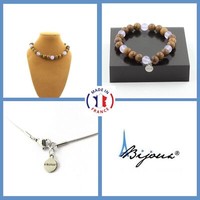 Steine Und Mineralien. Schmuckset Armband Halskette Perlen Holz + Calcedon