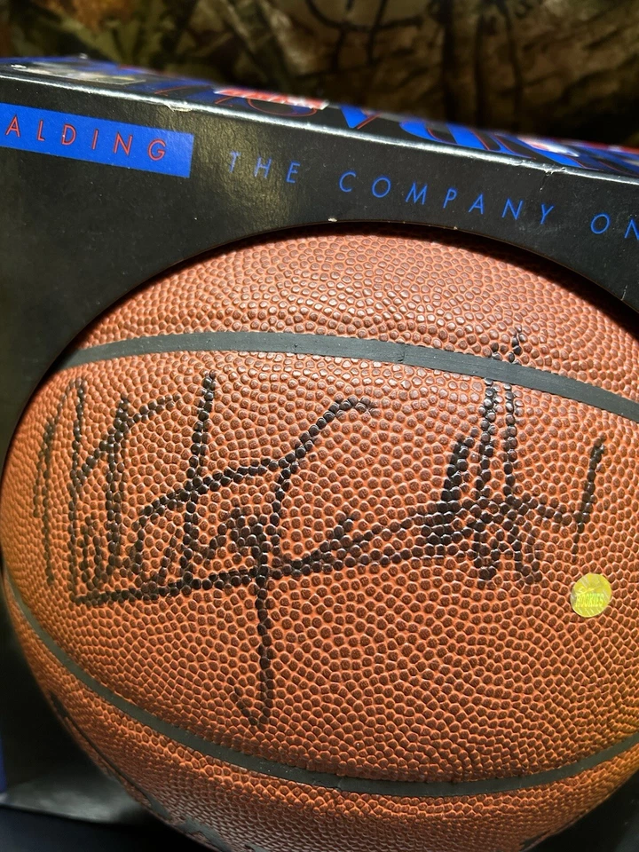 Balón Spalding NBA autografiado firmado por Nate “Tiny” Archibald Foto 2 de 4