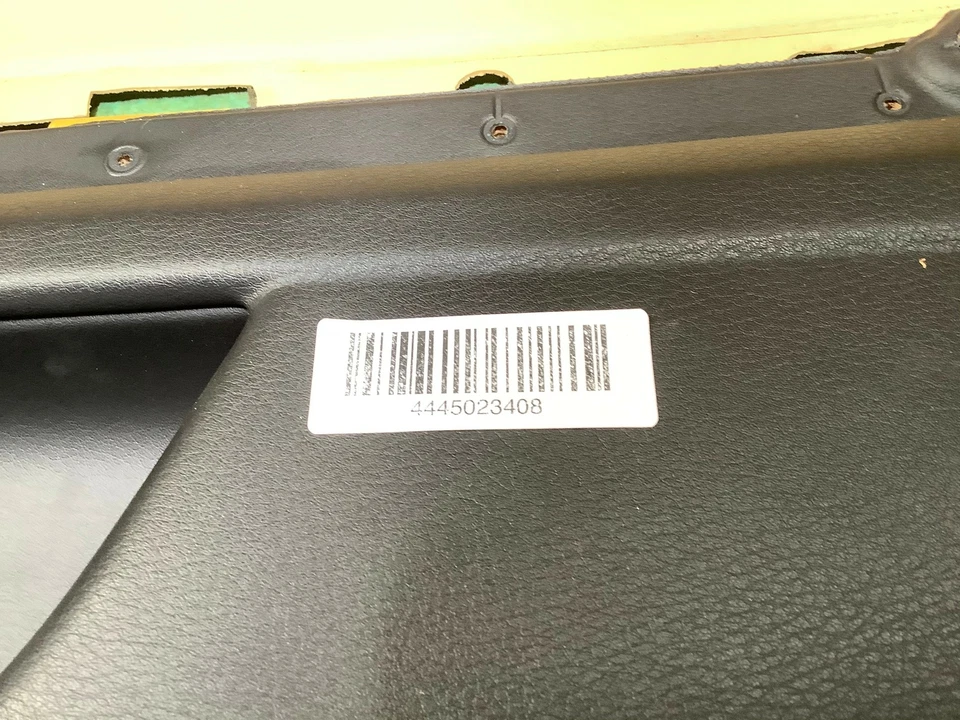 2005 AUDI A4 CONVERSÍVEL DIANTEIRO PASSAGEIRO LATERAL INTERIOR PAINEL TAMPA FABRICANTE DE EQUIPAMENTO ORIGINAL+ - Imagem 2 de 4