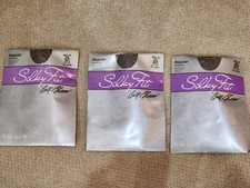 Silky Fit By Bill Blass NIP 3950 Taupe Size B Regular Pantyhose Lot Of 3