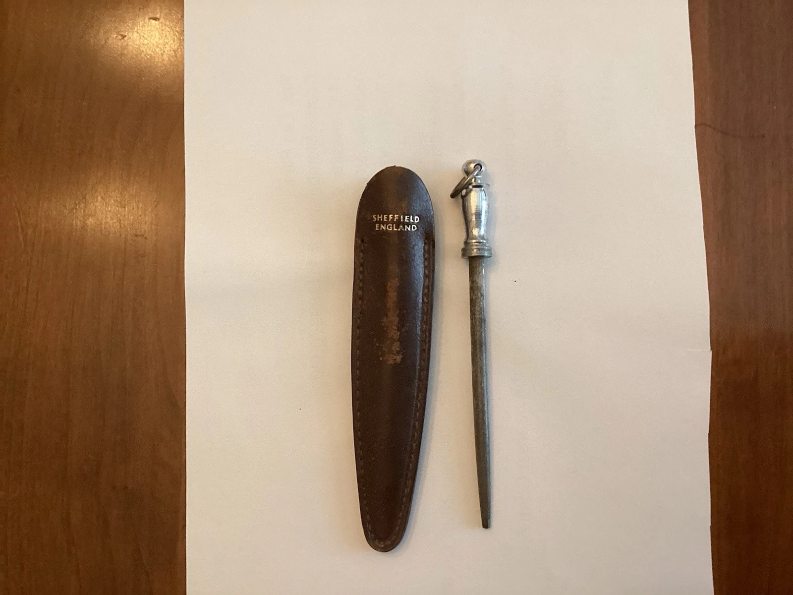 Vintage Knife Sharpening Steel, Sheffield England, Silver Handle W/Leather Case
Opens in a new windo