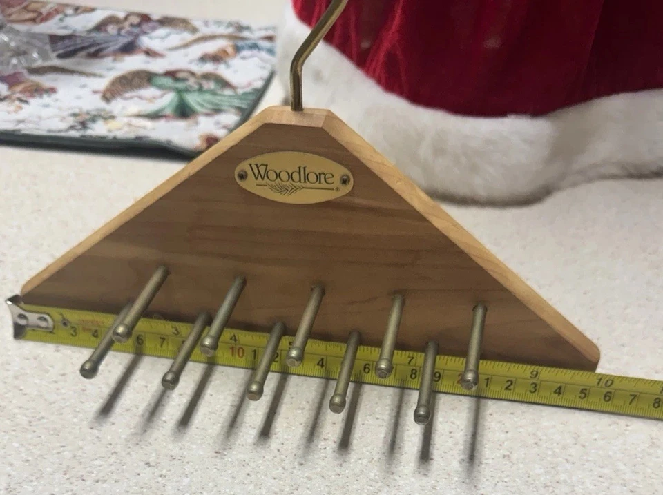 WOODLORE CEDRO Y LATÓN CORBATA Y CINTURÓN 20 Clavijas Organizador Foto 3 de 4