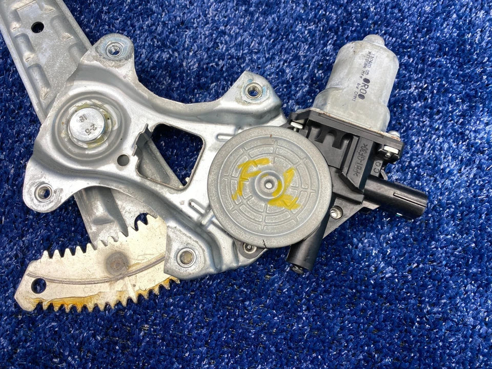 2012-2015 年本田思域右前电源窗调节器电机原始设备制造商 72210-TR0-A01 — 第 2/4 张图片