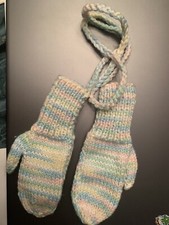 Baby Infant Winter Mittens Hand Knit-age 1 -2 years old NEW      