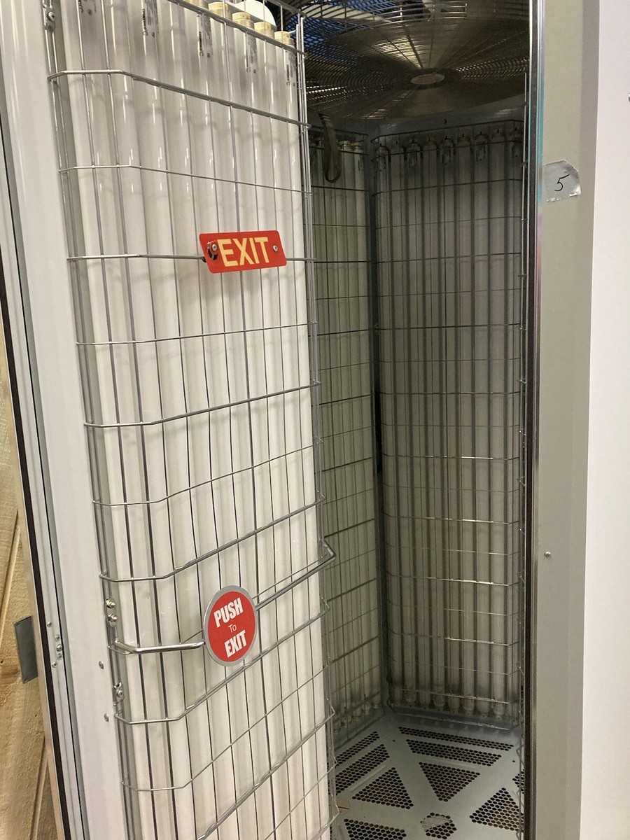 stand-up-tanning-bed