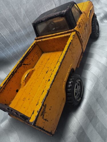 VINTAGE TONKA TRUCK DODGE STYLE YELLOW PICK UP TRUCK #11060. - Picture 6 of 7
