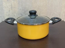 Nutrichef Cooking Pot w/ Lid (1.81 qt) Heat Resistant Lacquer Outside