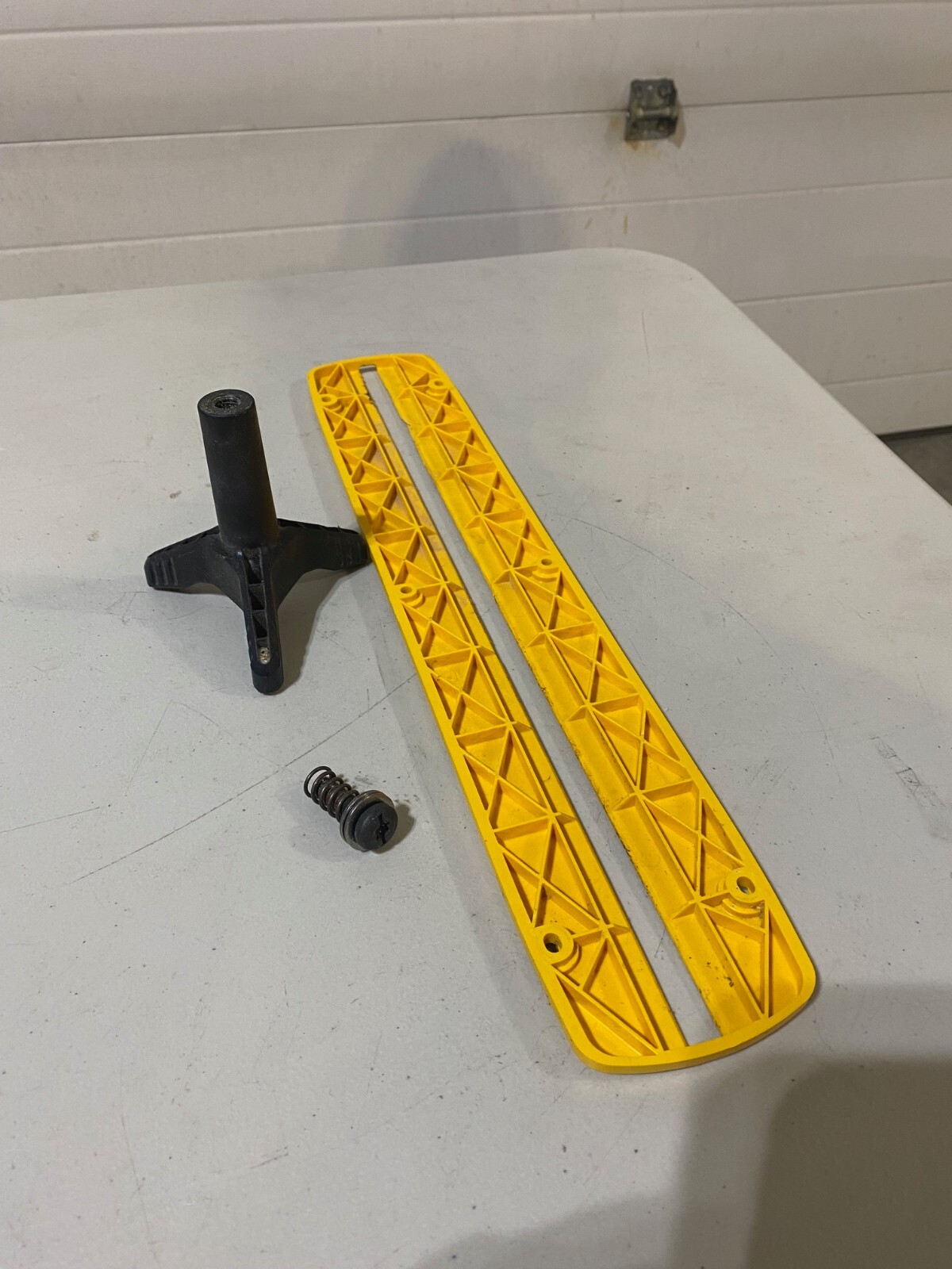 Dewalt DWS779/DWS780 12 in Mitre Saw Kerf Plate + Miter Lock Knob