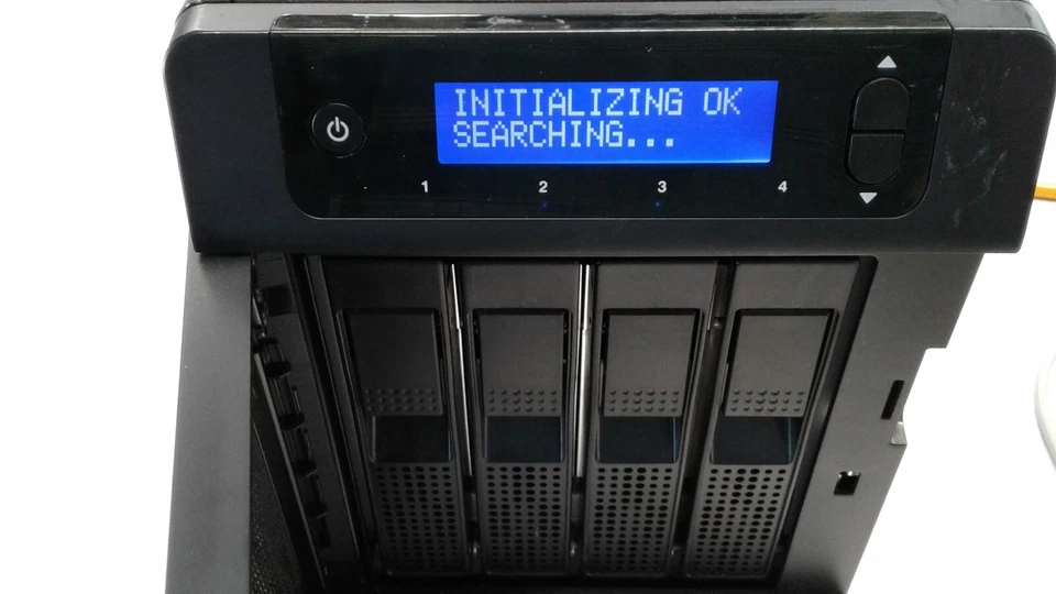 WD Sentinel DX4000 w/Four 2TB Drives Network Storage Server NAS Powers On Error - Image 3 of 4