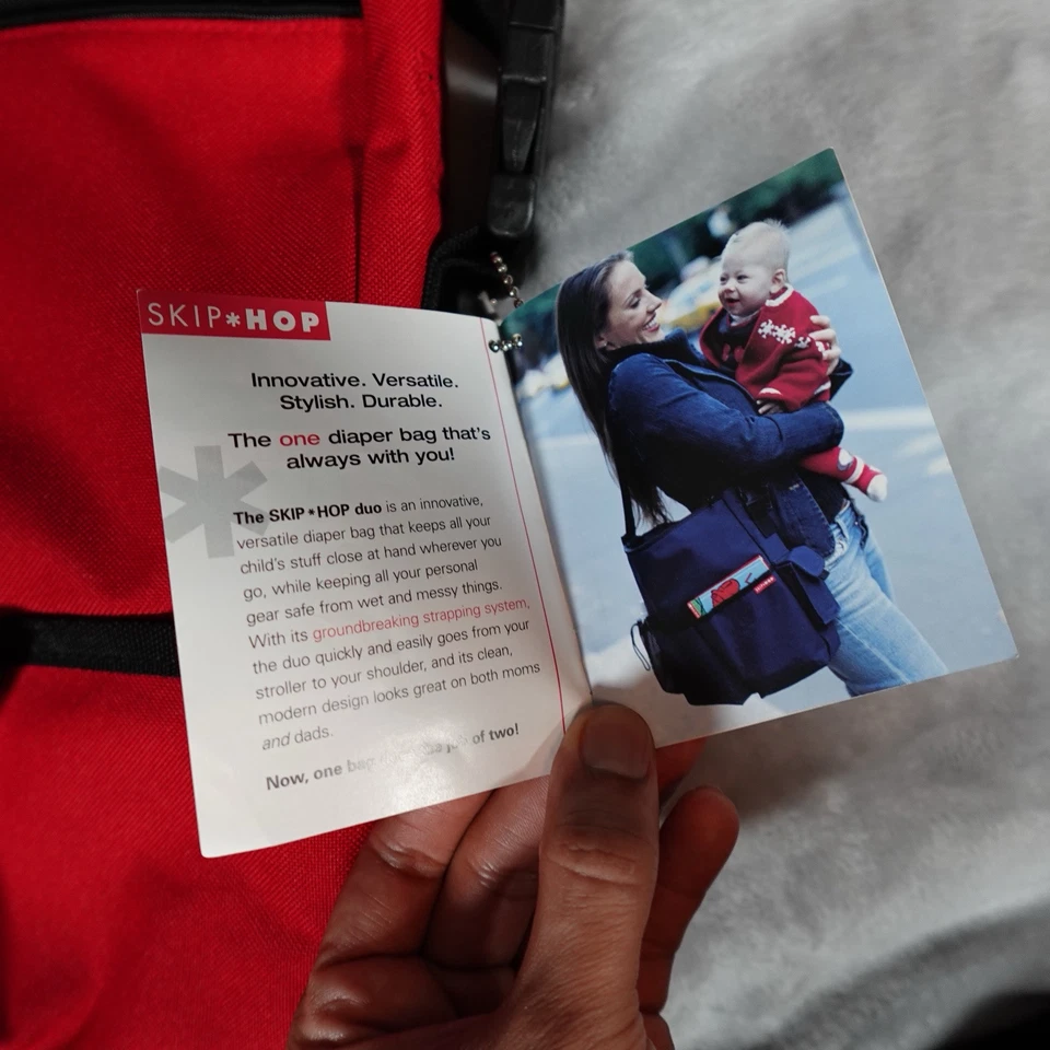 Bolsa de pañales Skip Hop vintage sobre el hombro con cambiador rojo 2004 Foto 4 de 4