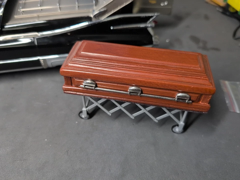 Sunset Coach 1959 Cadillac Superior Coupe De Fleur Flower Car Hearse 1/18 - Image 2 of 4