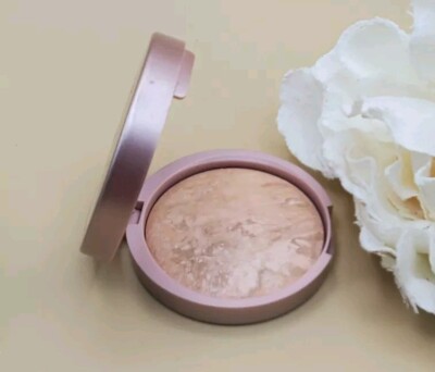 Laura Geller Baked Balance N Glow Illuminating Foundation Light 0.28 oz New 