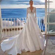 Elegant A-Line Wedding Dresses V-Neck Long Sleeved Satin Appliques Bridal Gowns