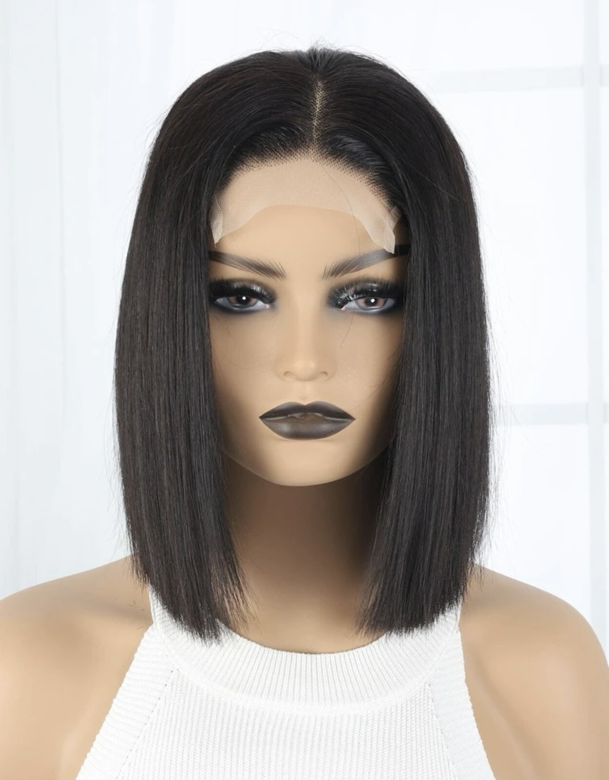 Perruque naturelle femme noir carré court 25cm avec dentelle 4x4 et 4 bonnets inclus