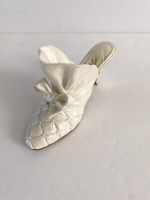 Vintage 1999 ~JUST THE RIGHT SHOE~Venus In Pearls~#25099 Raine Willitts Desgns