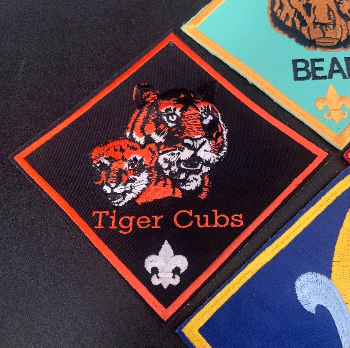 BSA Cub Scouts オオカミ 紋章 ひし形 925 シルバー 米国 ヴ 4 LARGE - CUB SCOUT Boy Scouts Rank JACKET PATCHES Bear