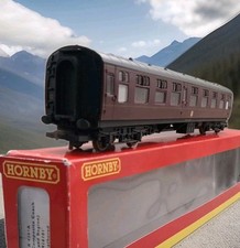 Boxed Hornby R4201A BR Mk1 Composite Coach Midland Weathered M16101 OO Gauge