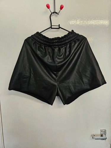 Pink Vanilla Women's Shorts Size Medium Faux Leather Black Elasticated Summer - Picture 2 of 4