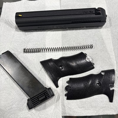 Hi Point JCP .40 Slide. Complete with Rear Sight & Ejection Ass. Grips and mag 
