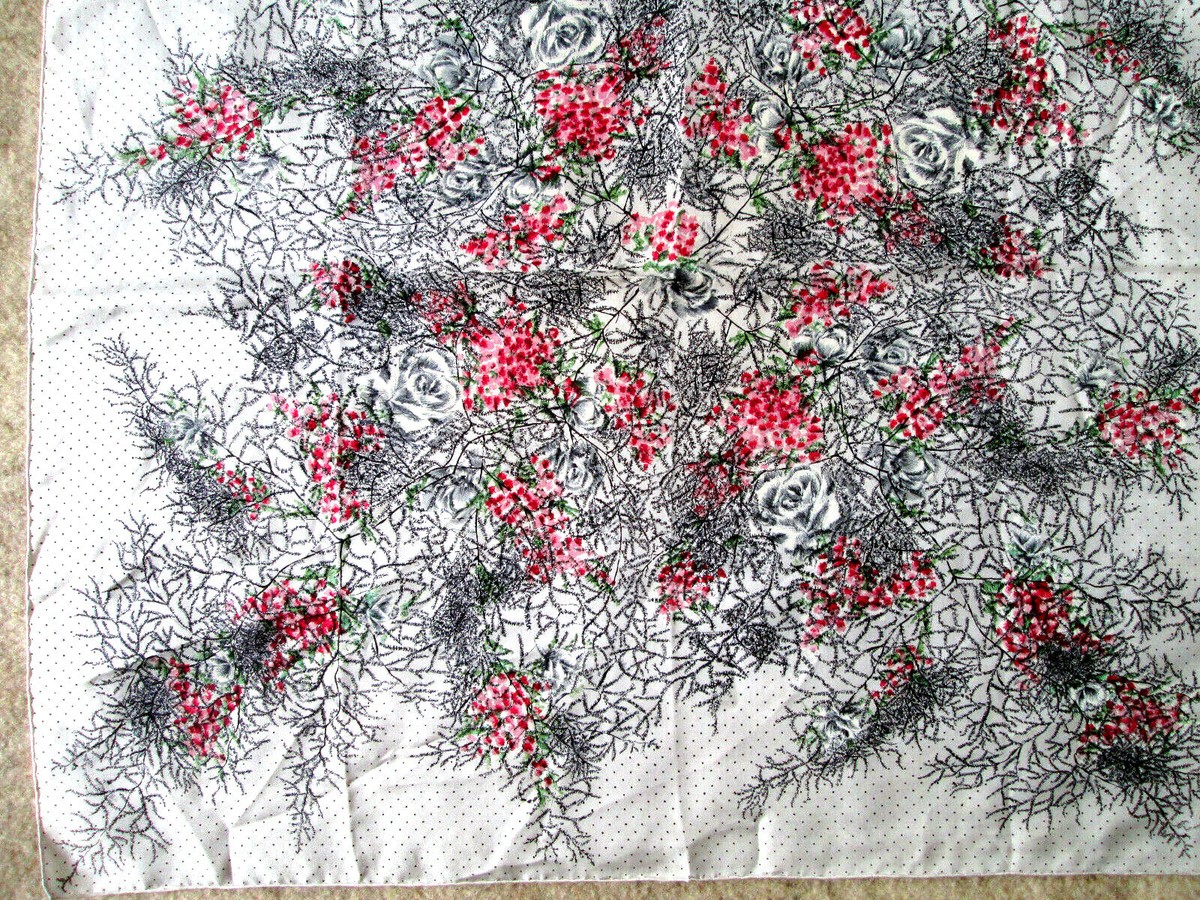 Foulard En Soie Vintage - Dimensions 77 X 80 Cm, Couleur Blanc, Occasion