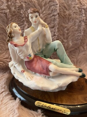 MIRIAM Serie Valentino 陶器製 母子像 置物 Serie VALENTINO by Miriam Vintage Figurine Young Lovers On Rock
