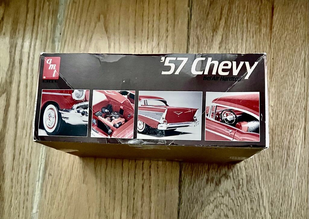 Vintage AMT ERTL '57 Chevy Bel Air Hardtop 1:25 Scale Model