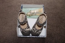 Maddie Jane Girl Euro 24 or 7 1/2 Stiff Brown Tan Canvas Adj Strap  EEUC 