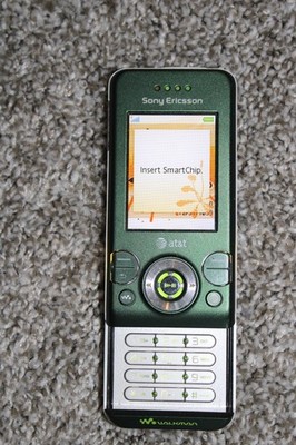 ATT Sony Ericsson Walkman Phone W580I Green With Charger