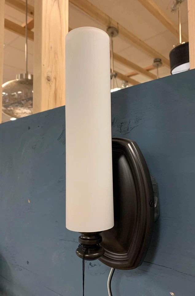 Aplique de pared de luz de barra de baño con atenuación LED de 12” WAC Lighting Astoria, bronce Foto 4 de 4