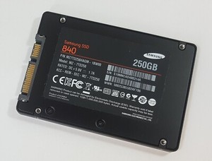 100% 250GB SSD Samsung 840 SATA 2,5" Notebook Festplatte MZ-7TD250