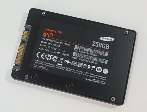 100% 250GB SSD Samsung 840 SATA 2,5" Notebook Festplatte MZ-7TD250