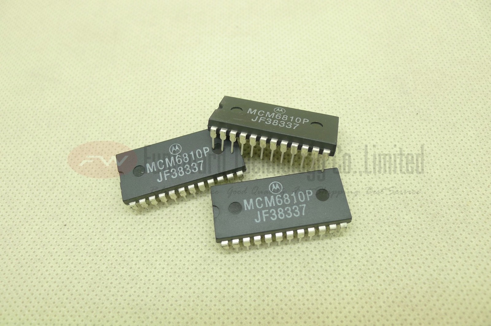 Motorola SRAM MCM6810P 128X8 NMOS 450ns DIP24 - Originale E Nuovo