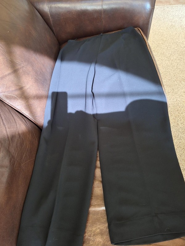 Maggie London Women's Black Pants Sz 14 Flat Front; Boot Cut; Hidden Zipper