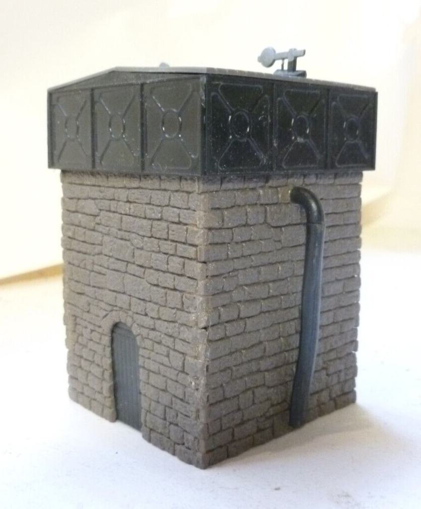 OO 00 HO gauge small water tower with tank & 2 water hoses eBay