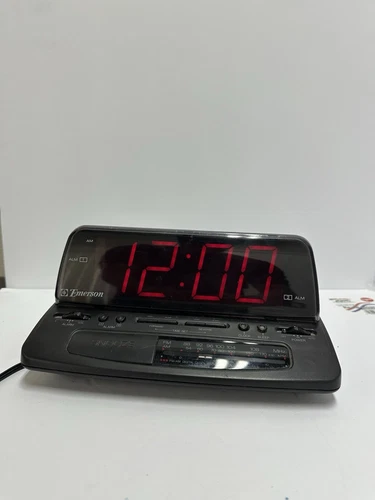 AM FM Alarm Clock Radio - Emerson AK2735 / Large Display / Black Retro Grandpa