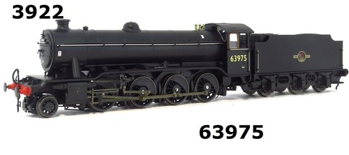 Heljan 3922. Class O2/4 Tango 2-8-0 63975 in BR schwarz Late Crest Flush Tender | Condition: New