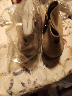 Circus by Sam Edelman Women s Beige Suede Ankle Bootie Zip Pointed Toe US 8