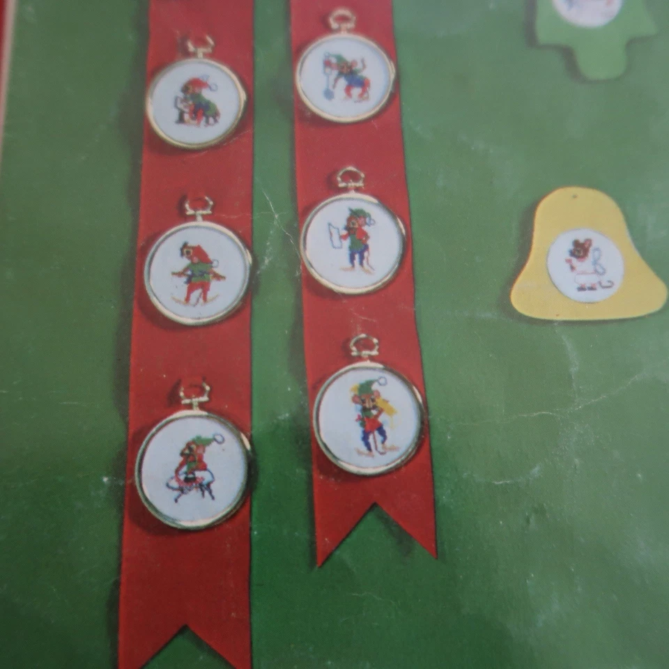 Vtg Christmas Mouse Mini Nice Cross Stitch Pattern Book- ADORABLE 90s Nostalgia - Image 4 of 4